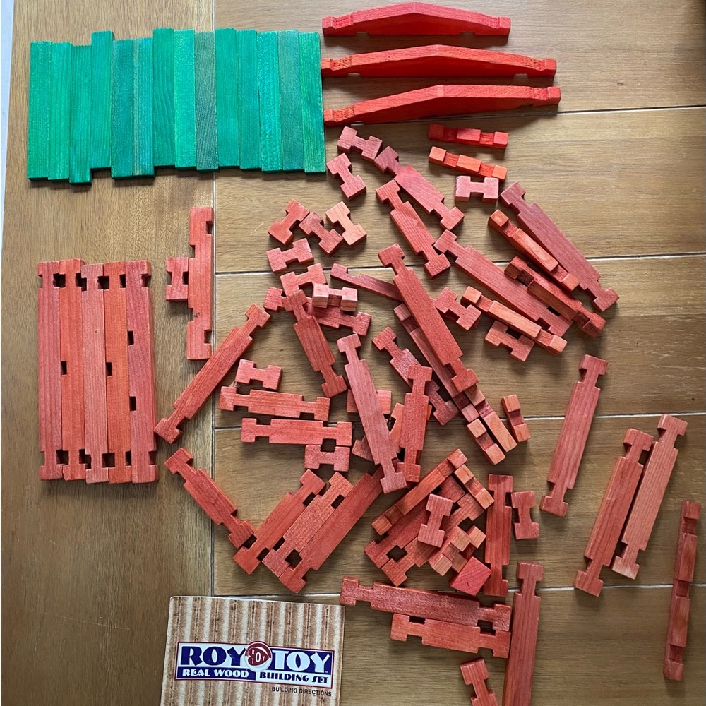 Roy Toy Real Wood Building Set Blocks Cabin